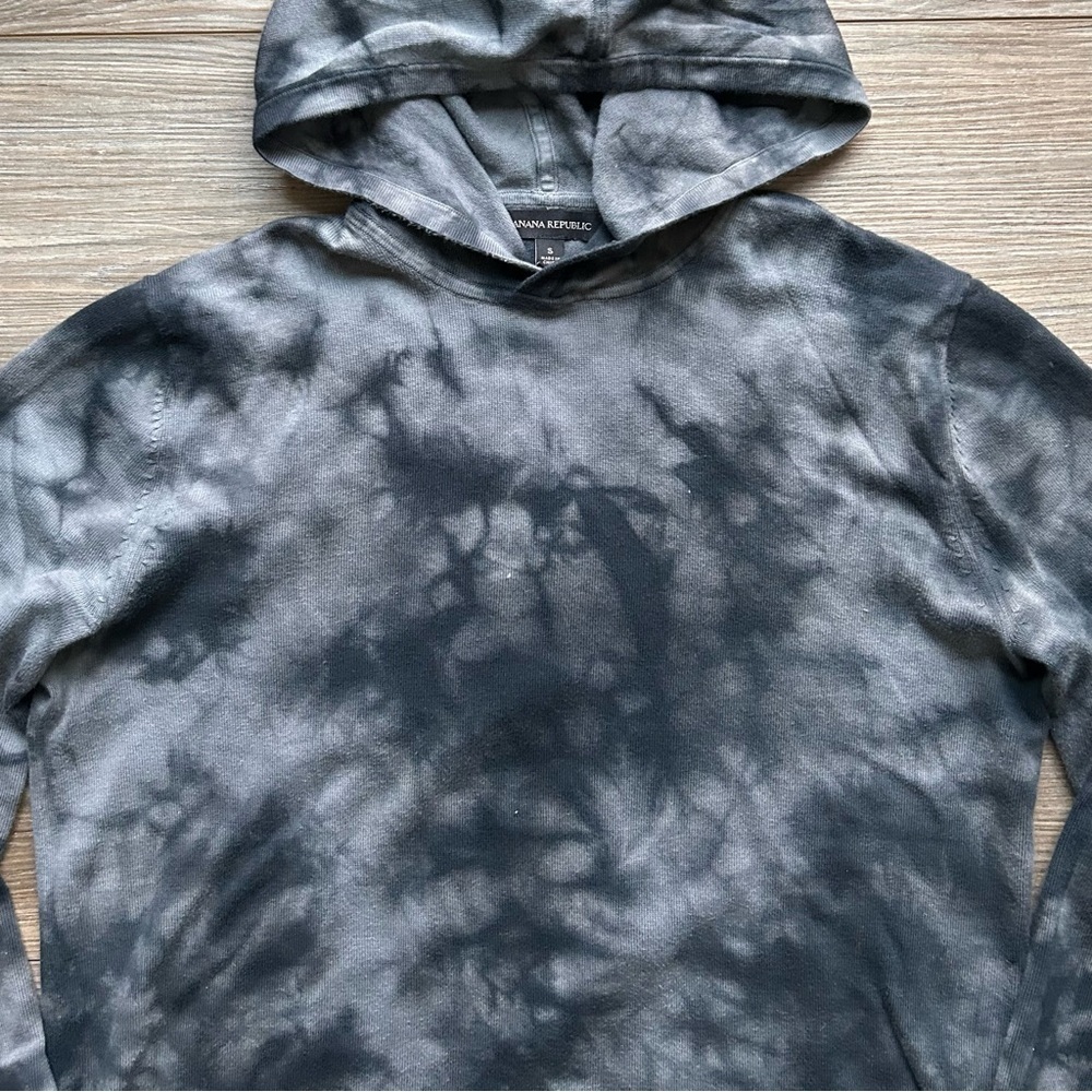 Banana Republic | Cotton Jersey Hoodie in Grey Tie Dye (Small) - Picture 7 of 10
